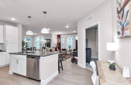 Clear Lake Shores Apartment | Inviting Onyx Abode: Near Kemah Boardwalk & NASA