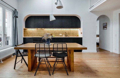 Pere Lachaise Apartment | Discover The Onyx Edit: Family-Friendly with Spa Amenities