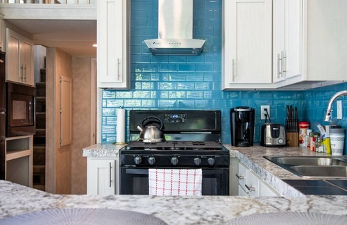 Indianapolis House | Discover The Onyx Tiny House: Guest Rated 9.8 with Pool