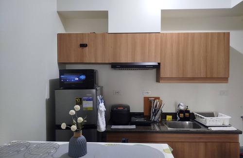 Project 4 Condo | The Orabella 27F Netflix & Chill