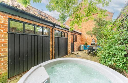 Foxley Bed & Breakfast | Discover The Orangery: Pet-Friendly Retreat with Hot Tub