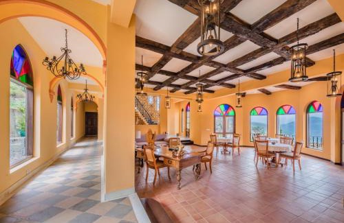 Kaul Hotel | Explore The Orchard at Peora Estates: Rated 9/10 by Guests