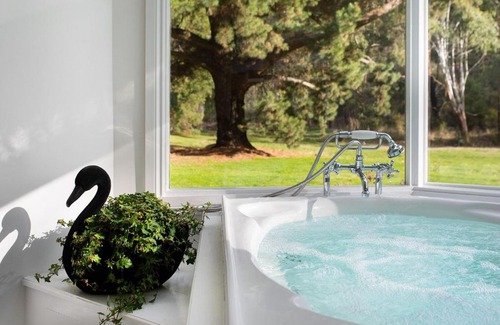 Daylesford House | Family-Friendly Retreat at The Orchard - 4-Star Comfort