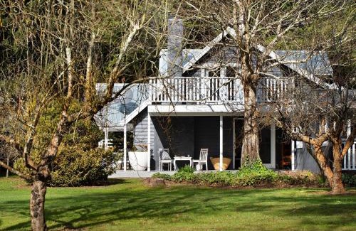 Daylesford House | Family-Friendly Retreat at The Orchard - 4-Star Comfort