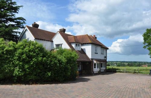 Northiam House | Experience The Orchard: Family-Friendly Retreat with Pool