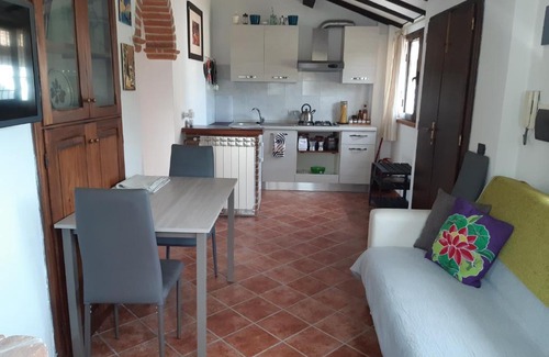 Castiglione del Lago Apartment | Guest Rated 10/10: The Orchard House with Pool & Breakfast