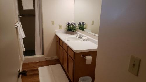 South Jordan House | Exceptional Stay at The Orchard - Guest Rated 9.8/10