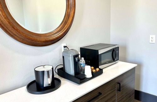 Oread Hotel | Discover The Oread Lawrence, A 4-Star Gem with Great Amenities