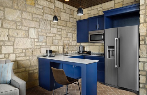 Oread Hotel | Discover The Oread Lawrence, A 4-Star Gem with Great Amenities