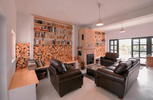 Moieciu House | Welcome to The Origin: Mountain Guesthouse in Magura