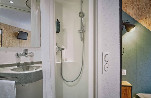 Seclin Hotel | Relax at Hôtel Moustache Lille - Seclin with Spa & Dining
