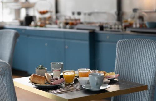 Quartier du Casino Hotel | Enjoy Comfort at The Originals Boutique, Hôtel Victoria
