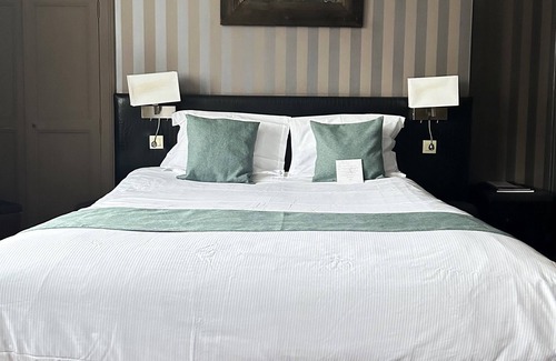 Seclin Hotel | Discover Hôtel Bulles by Forgeron: Family-Friendly Retreat
