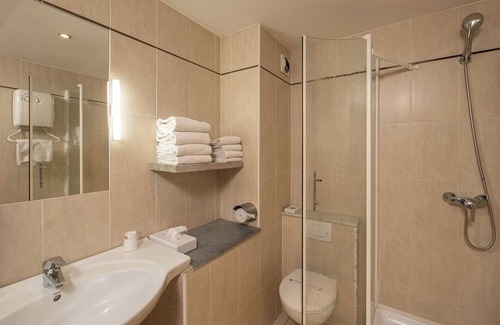 Balaruc-le-Vieux Hotel | Discover The Originals City Hotel Hippocampe in Balaruc
