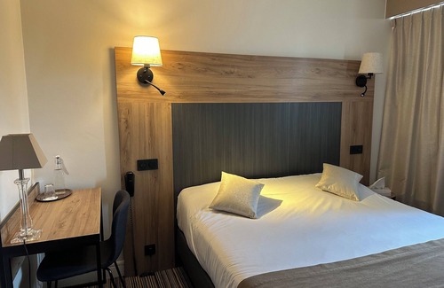 La Roche-sur-Yon Hotel | Exceptional Stay at Hôtel Napoléon with Spa & Restaurant
