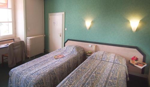Saint-Junien Hotel | Pet-Friendly Stays at Hôtel Le Boeuf Rouge, Saint-Junien