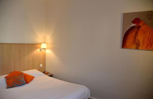 Nord - Gare Hotel | Discover Hôtel Chantecler: Family and Pet-Friendly Retreat