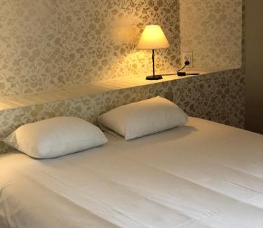 Eu Hotel | Discover Comfort at The Originals City, Hôtel La Cour Carrée