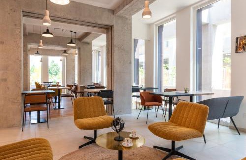 Ivry-port Apartment | Pet-Friendly Comfort at The Originals Résidence Le Monde