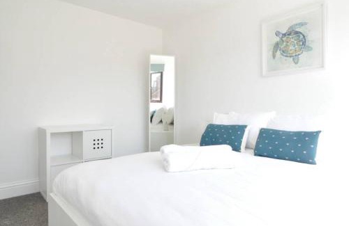 Linton House | Discover The Osprey - Newly Renovated Family Retreat