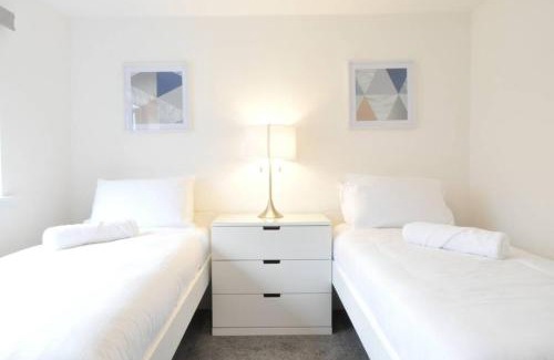 Linton House | Discover The Osprey - Newly Renovated Family Retreat