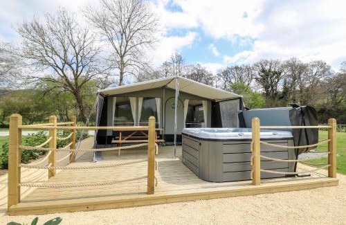 Llandrindod Wells House | Unforgettable Family Stays at The Otter - 4-Star Rated