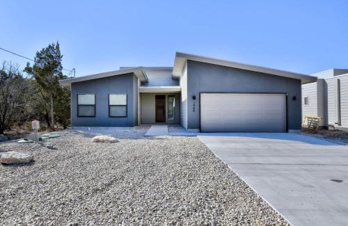 Spring Branch House | The Outlaw Lake House Canyon Lake FAMILY