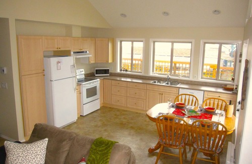 Regional District of Nanaimo House | Oceanfront North Suite at The Outlook - Rated 9.8/10!