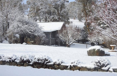 Yaouk Cottage | Guest Rated 9.8: The Outpost in the Snowy Mountains