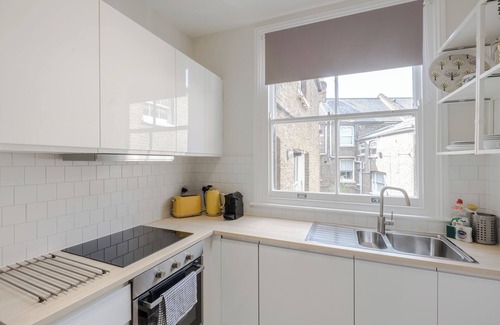Vassall Apartment | The Oval Abode