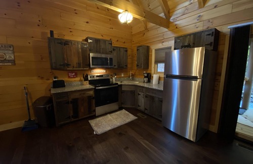 South Bloomingville Cabin | Experience The Overlook at Hocking Hills - Cabin #7 Awaits