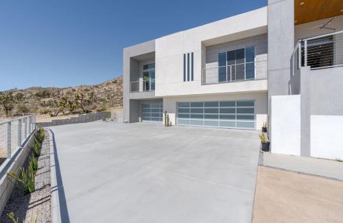 Yucca Valley House | Modern Retreat at The Overlook: Infinity Pool & Spa Amenities
