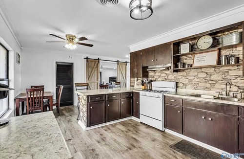 Guntersville House | Relax at The Overlook on Guntersville Lake - Family Friendly!