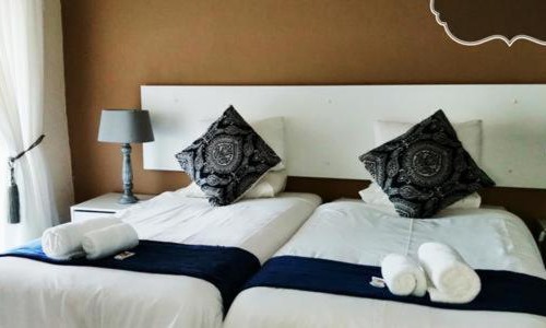 Lephalale House | Cozy Owl's Nest Guesthouse with Breakfast & Family Amenities