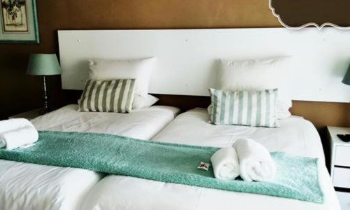 Lephalale House | Cozy Owl's Nest Guesthouse with Breakfast & Family Amenities