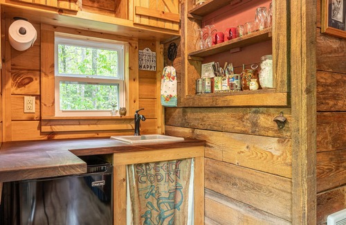 Robbinsville House | Discover The Owl's Perch: Eco-Friendly Stay & Breakfast