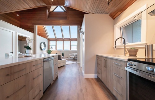 Otter Point House | Discover The Owls Nest: Oceanfront Paradise with Pool