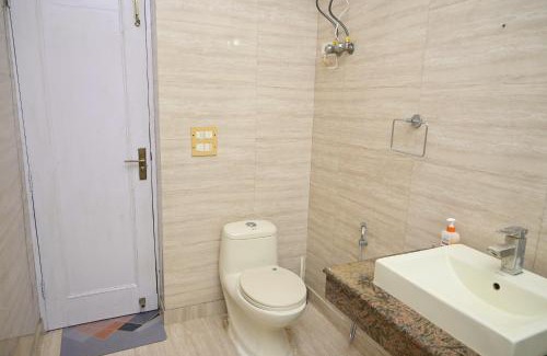 Chhatarpur House | Discover The Own Stay: Family-Friendly with Hot Tub Access