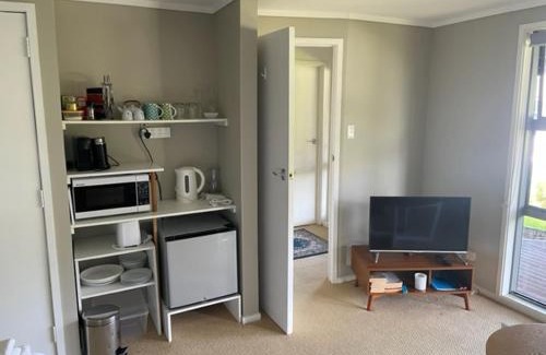 Russell House | Pet-Friendly Getaway at The Pacific Room, Tapeka Point