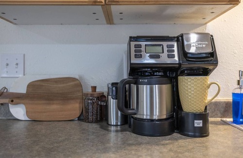 Custer Apartment | The Paddle House | Hot Tub + Fire Pit Stay