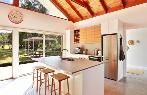 Broughton Vale House | Experience The Paddock: A Modern Coastal Barn Retreat