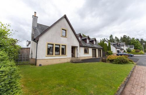 Auchterarder House | Family-Friendly Getaway at The Paddock for Memorable Stays
