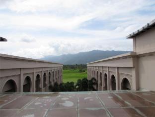 Banda Aceh Hotel | Relax at The Pade Hotel: Pool, Breakfast & Wheelchair Access