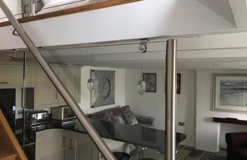 Treator House | Discover The Padstow Cottage - Pet Friendly Retreat with 9.8 Rating