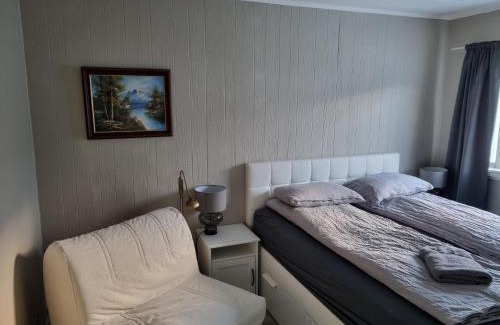 Siglufjorður Apartment | Beautiful Painter's House with Balcony and Scenic Views