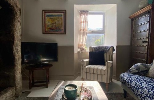 Pendeen House | Artistic Escape at The Painter’s Retreat - Family Friendly