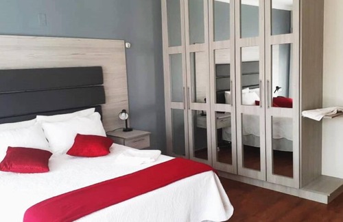 Thabana Tsooana Hotel | Discover The Palace Hotel with Pool and Family Amenities