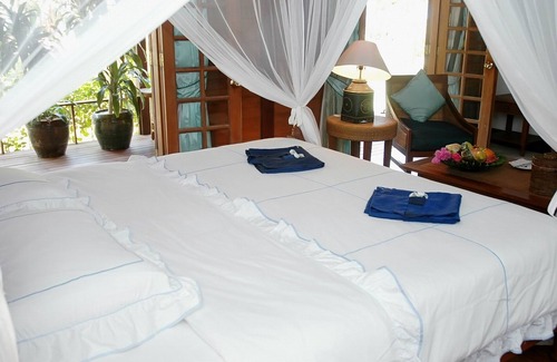 Ngwe Saung Hotel | Discover The Palm Beach Resort: Ocean Views & Spa Bliss