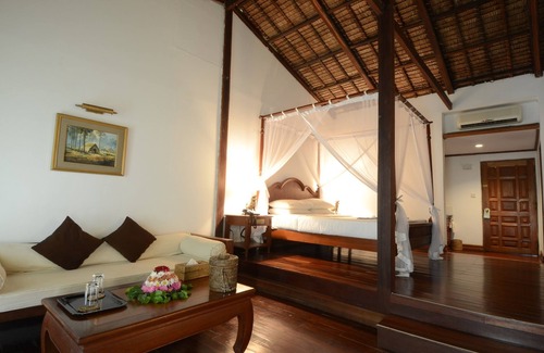 Ngwe Saung Hotel | Discover The Palm Beach Resort: Ocean Views & Spa Bliss