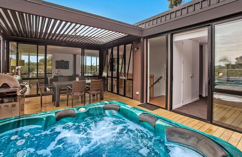 Palm Beach House | Escape to The Palm Beach Treehouse - Family-Friendly Retreat